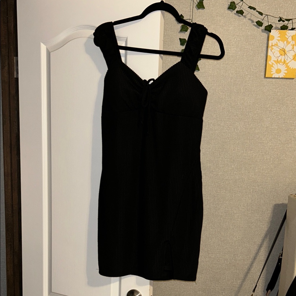 Black Sleeveless Dress